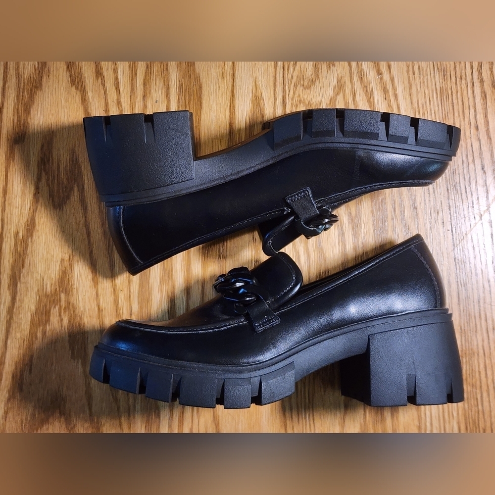 Madden Girl Chunky Lug Sole Loafers Womens 7 Black Heel Shoes Chain Platform - Picture 12 of 15